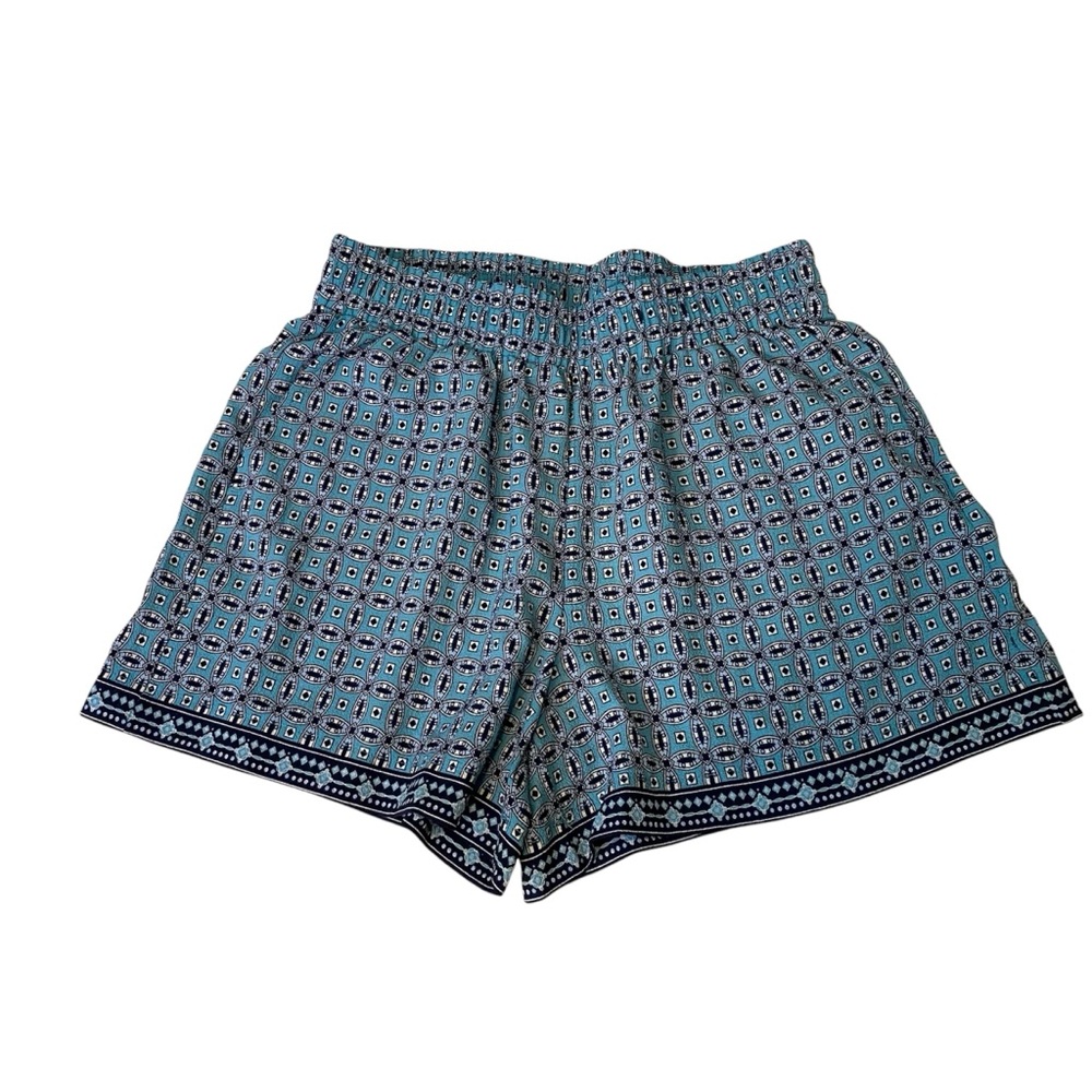 Woman’s Pull on Shorts Max Studio Blue Print